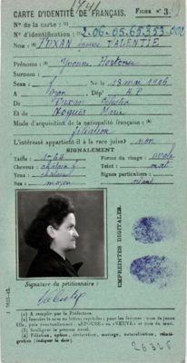 Fiche destinée à l'établissement à la carte d'identité d'Yvonne Hortense Valentie (1944) - 34 W 118