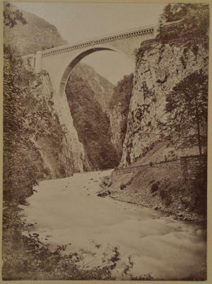 Acquisition d'une photographie du Pont Napoléon à Luz-Saint-Sauveur lors de sa construction en 1861